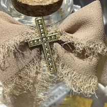 10 MOTIFS CROIX PLASTIQUE 2.5CM OR