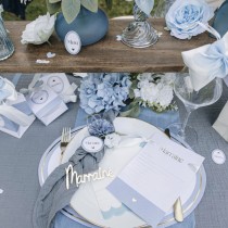 100 CONFETTIS CARTON BAPTÊME C?\'UR 1.8-4CM BLEU