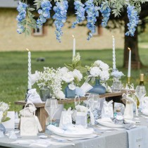 2 BOUGIES FLAMBEAU CONIQUES 25CM 7H BLEU CIEL