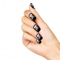 24 FAUX ONGLES ADHÉSIF PIRATE TÊTE DE MORT ADULTE