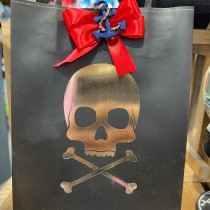 4 SACS CADEAUX PAPIER PIRATE 29X8X15CM NOIR