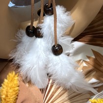 ATTACHE DÉCO CORDE PERLE PLUMES 50CM BLANC