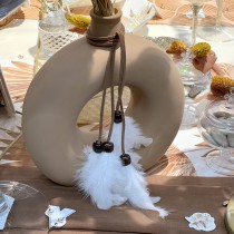 ATTACHE DÉCO CORDE PERLE PLUMES 50CM BLANC