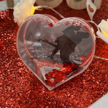 CADRE PHOTO CŒUR 3D ACRYLIQUE CONFETTIS ROUGE 9CM