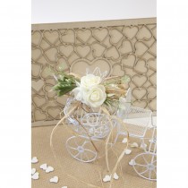 COMPOSITION ROSETTES AVEC RAPHIA FEUILLAGE BLANC