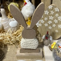 DÉCO LAPIN BOIS JUTE SUR SOCLE 16.5X8.5CM NATURE