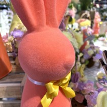 FIGURINE LAPIN DEBOUT VELOUTÉ 46CM CORAIL