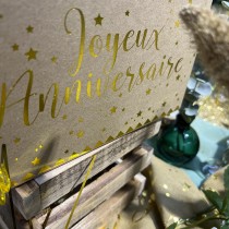 URNE TIRELIRE VALISE ANNIVERSAIRE KRAFT 24X16CM